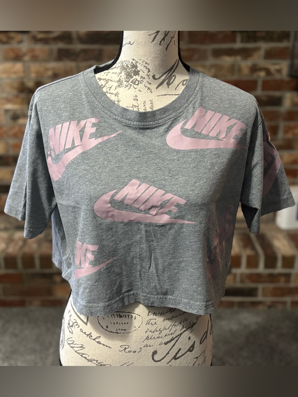 Nike Gray Crop Top with Pink Swoosh Prints
